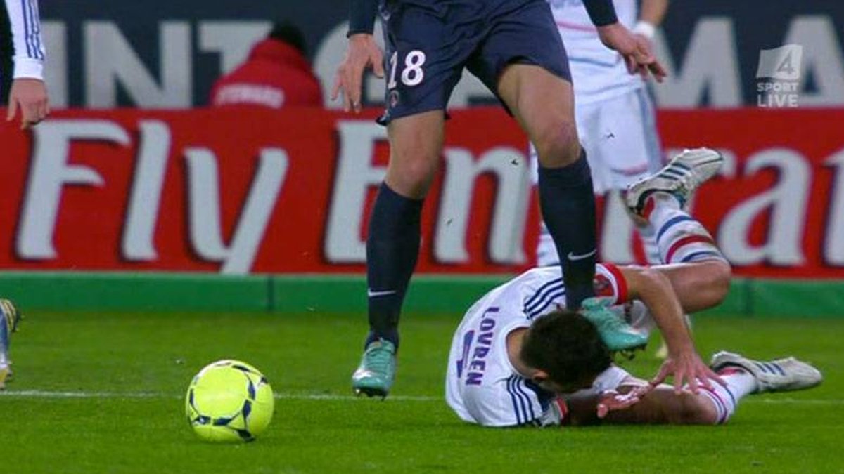 Zlatan stämplade Dejan Lovren i ansiktet. Avsiktligt eller ej så är Lyon-presidentens anklagelser om "massaker" väldigt ovärdiga.